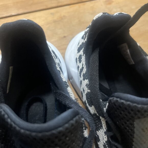 Adidas Women's Size 9 Swift Run White Black leopard Print Excellent Comfortable - Picture 13 of 14